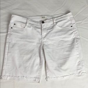 Women Mudd Short/ Size:15